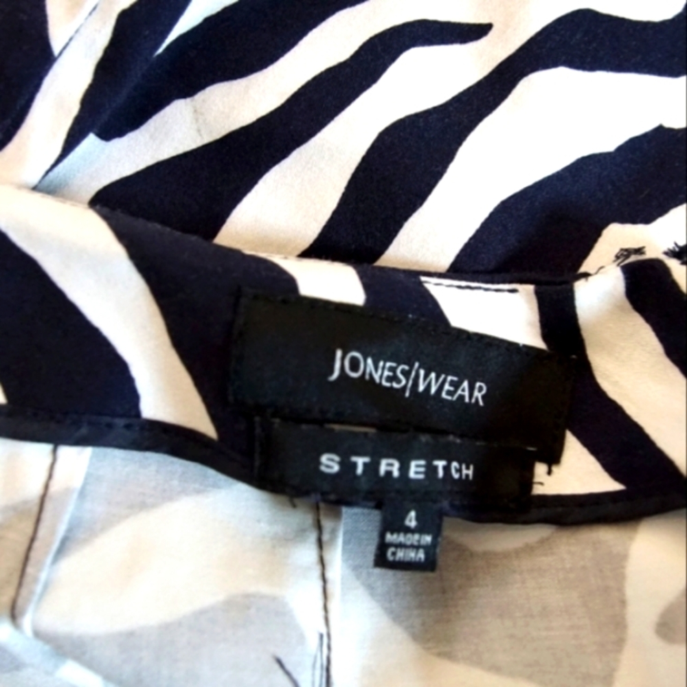 Jones Wear Stretch Skirt Size 4 Navy Blue and White - Picture 7 of 8